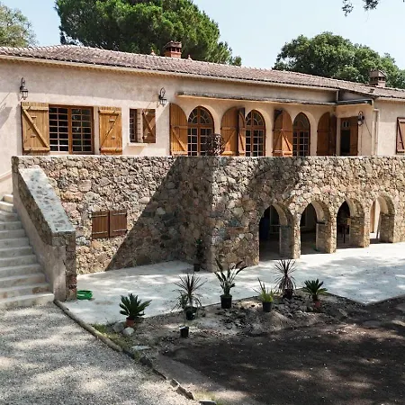 Maison - D'hotes Semesterbostad *